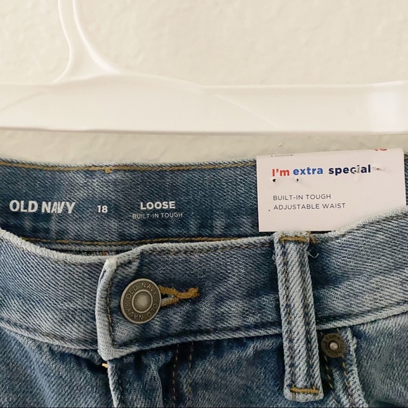 (NWT) Old Navy | Boys Loose Fit Jeans w/adjustable Strap Inside - Picture 3 of 5